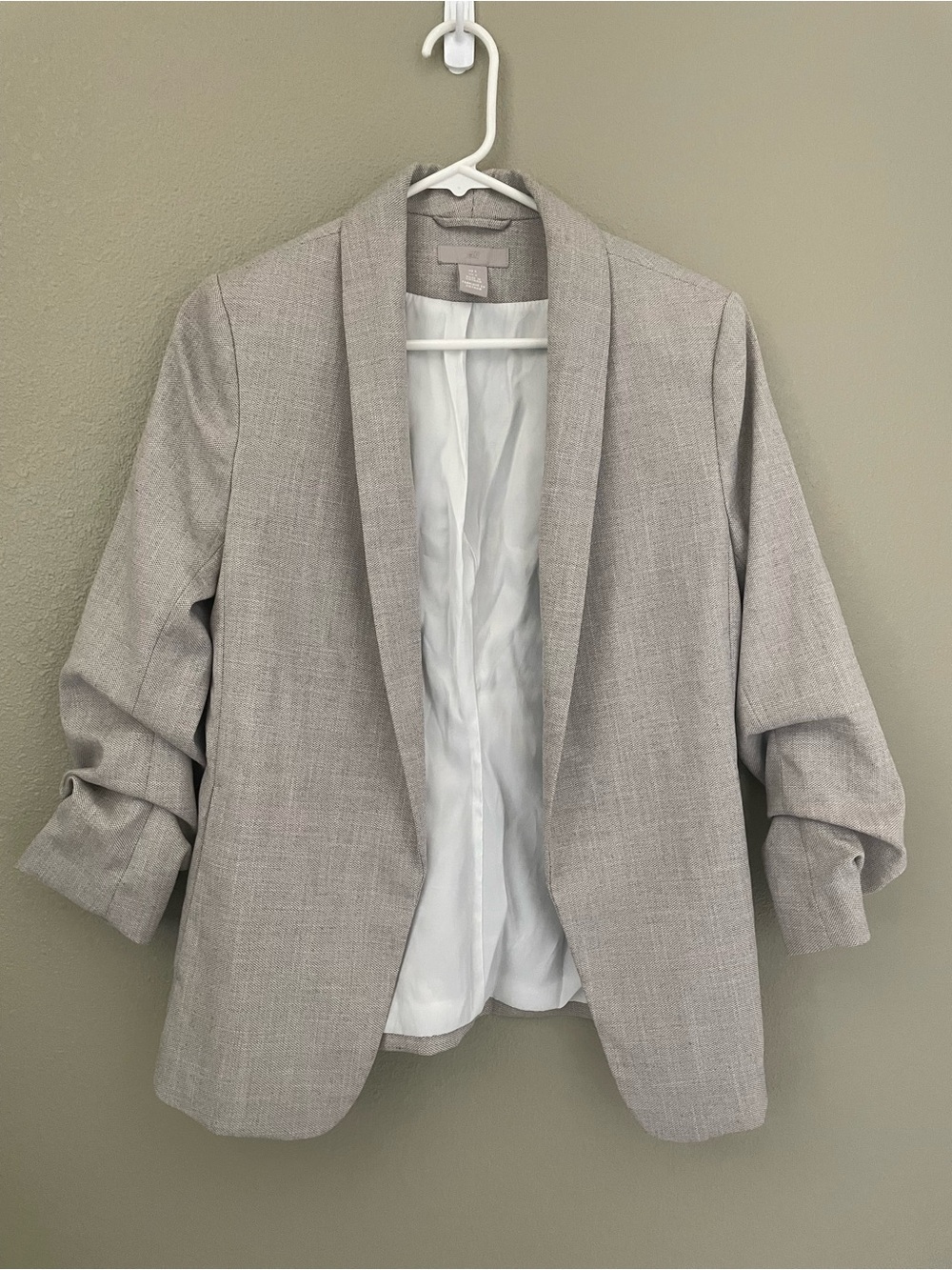 H&M Light Gray Open Front Blazer Size 6 (Runs Small)